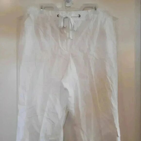 Studio Works Women's White Cotton Capri Pants - Picture 3 of 8